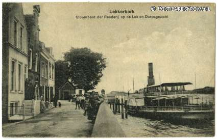 Lekkerkerk, Stoomboot der Reederij op de Lek en Dorpsgezicht