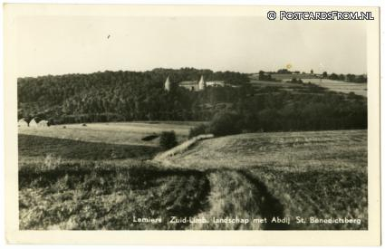 Lemiers, Zuid-Limb. landschap met Abdij St. Benedictsberg