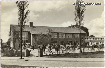 Dordrecht, J.W. Boermanschool bij Vogelplein
