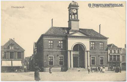 Harderwijk, Markt met Gemeentehuis