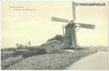 Nieuwenhoorn, Straatweg naar Hellevoetsluis