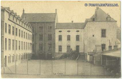 Kerkrade, College des Peres Franciscains francais. Oud-Ehrenstein. La Cour