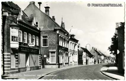 Oud Gastel, Dorpsstraat met Gemeentehuis